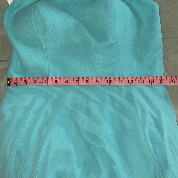 Backless gown - Picture 9 of 12